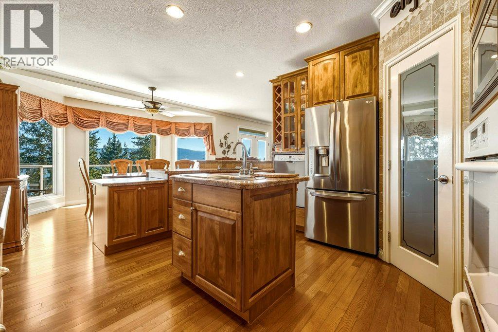 562 Mountain Drive, Vernon, British Columbia  V1H 2B7 - Photo 8 - 10401328