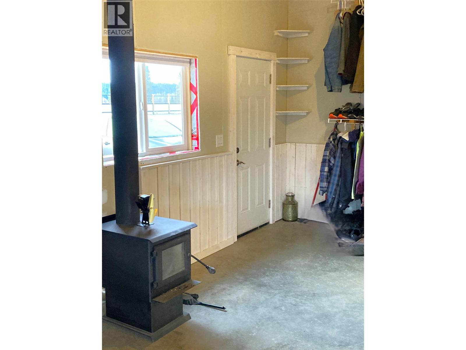 5469 Riverview Frontage Road, Ta Ta Creek, British Columbia  V0B 2H0 - Photo 25 - 10401301