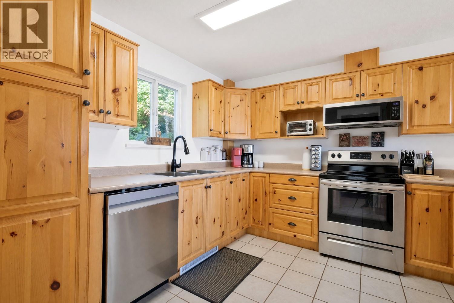 5877 Snow Pines Crescent Unit# C, Big White, British Columbia  V1W 2L8 - Photo 11 - 10400183