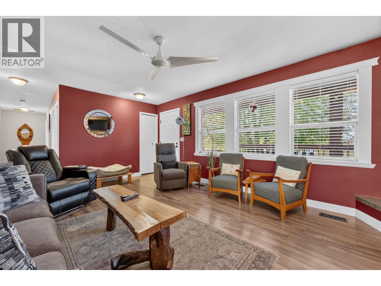10657 Cheryl Road, Lake Country, British Columbia  V4V 1W3 - Photo 6 - 10401236