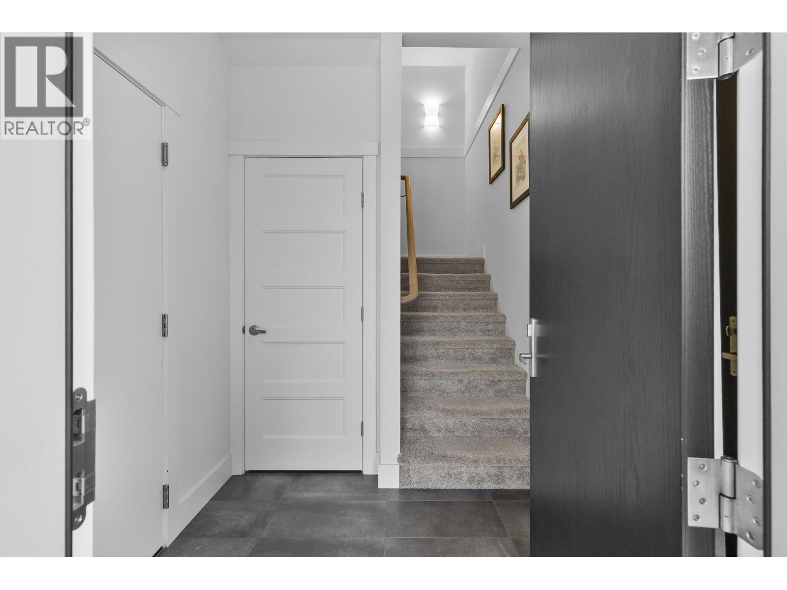 1469 Tower Ranch Drive, Kelowna, British Columbia  V1P 1T8 - Photo 6 - 10401036