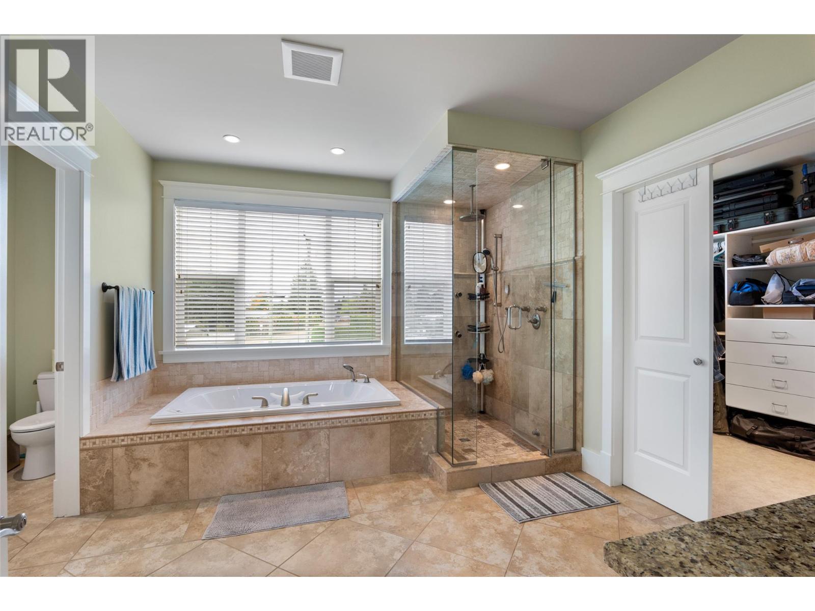 700 Harrington Road, Kamloops, British Columbia  V2B 6T7 - Photo 33 - 10401157