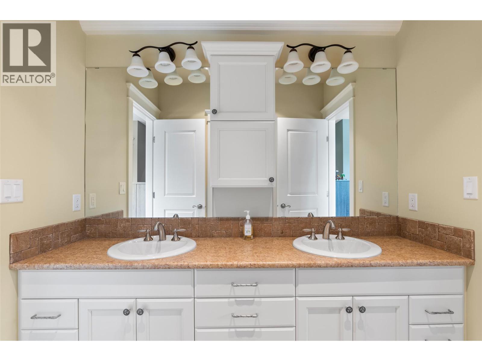 700 Harrington Road, Kamloops, British Columbia  V2B 6T7 - Photo 42 - 10401157