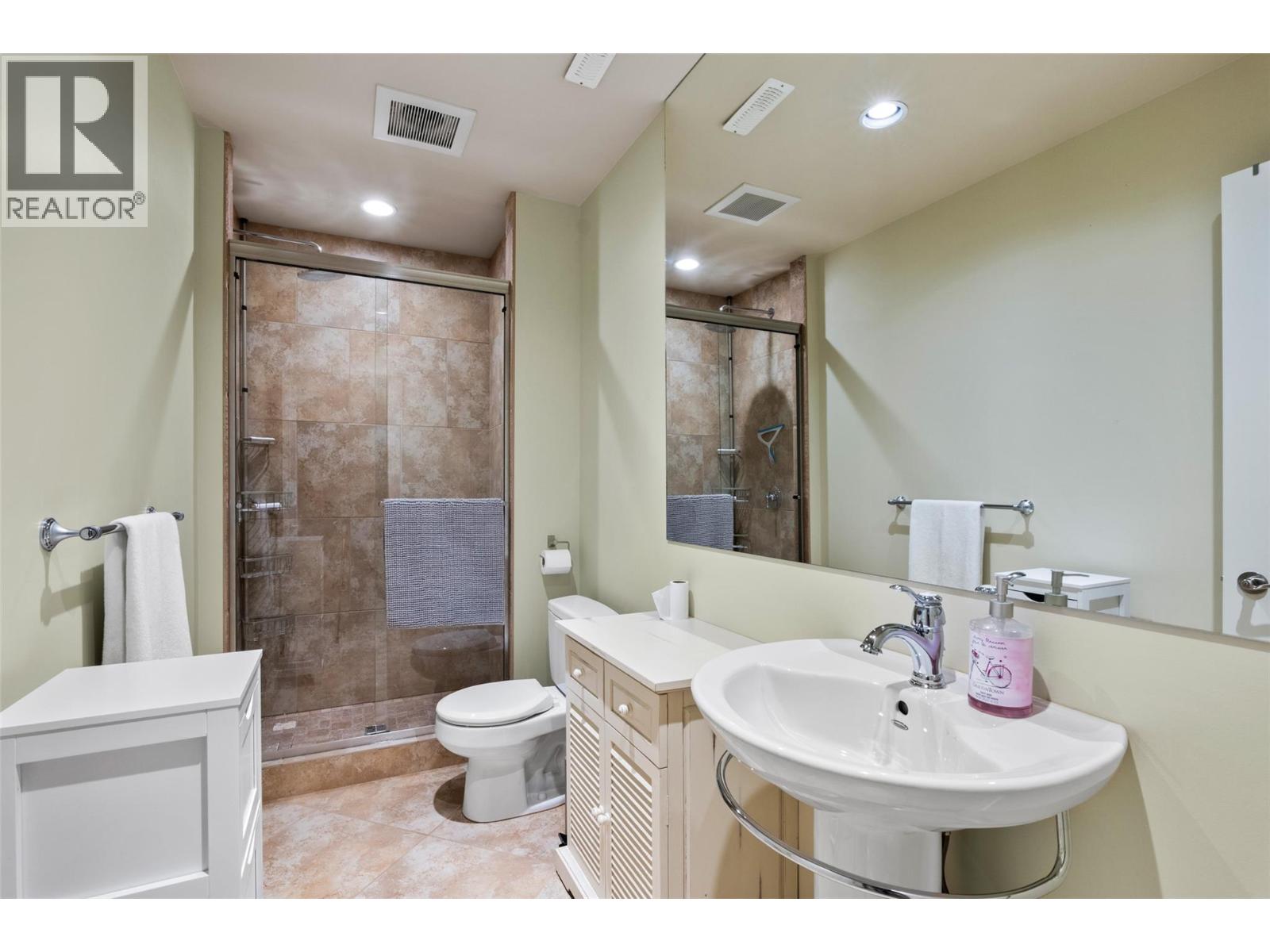 700 Harrington Road, Kamloops, British Columbia  V2B 6T7 - Photo 54 - 10401157