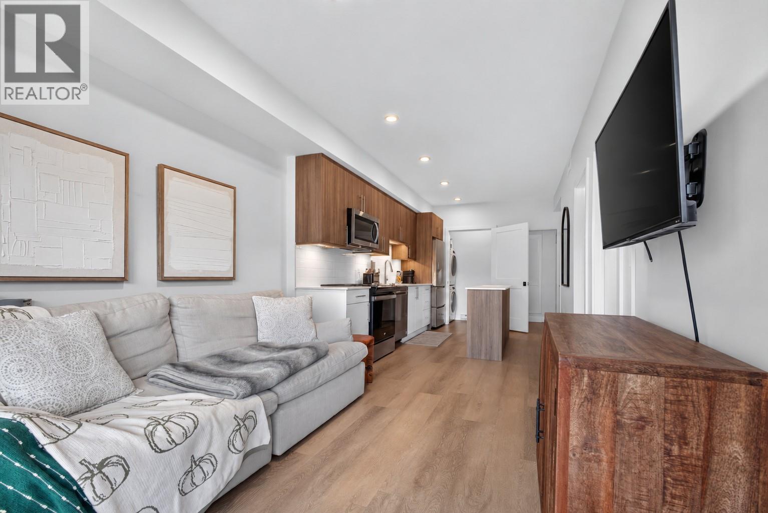 685 Boynton Place Unit# 67, Kelowna, British Columbia  V1V 2Z4 - Photo 2 - 10400592