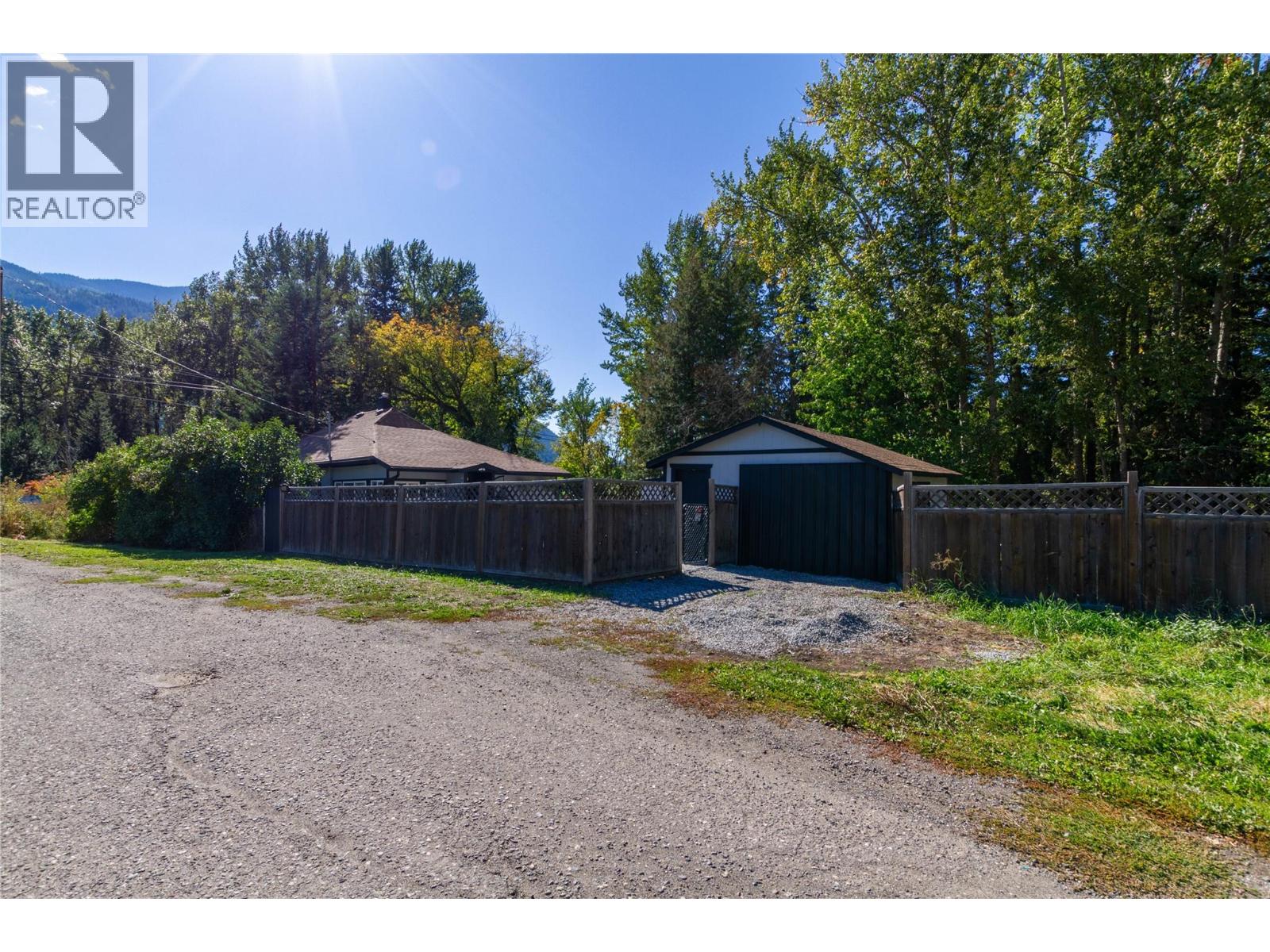 2946 Seaman Road, Falkland, British Columbia  V0E 1W0 - Photo 30 - 10401337