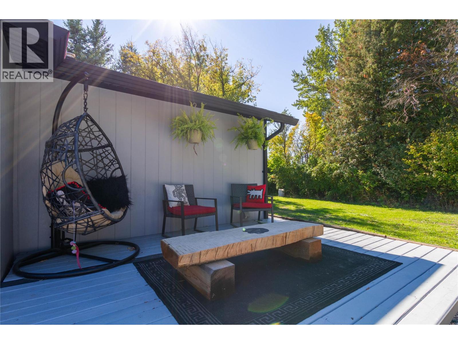 2946 Seaman Road, Falkland, British Columbia  V0E 1W0 - Photo 6 - 10401337