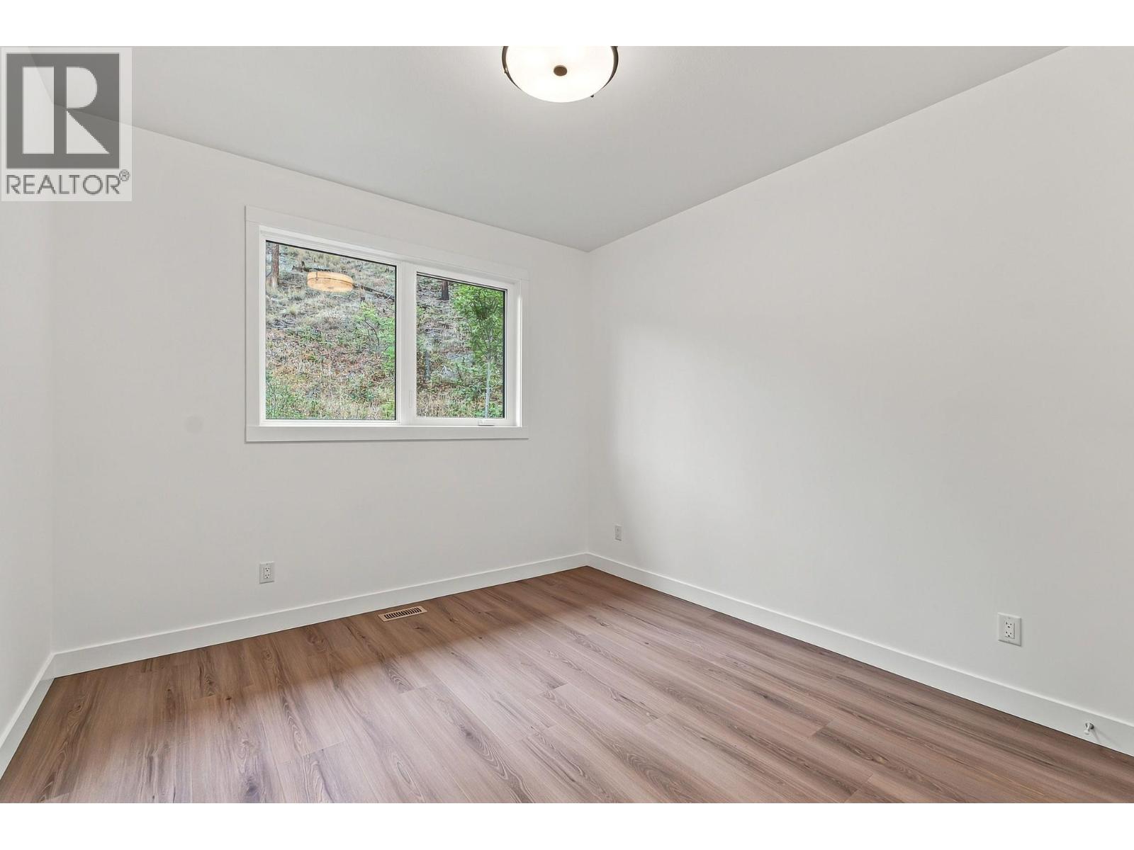 491 Clifton Road N, Kelowna, British Columbia  V1V 1H1 - Photo 32 - 10401249
