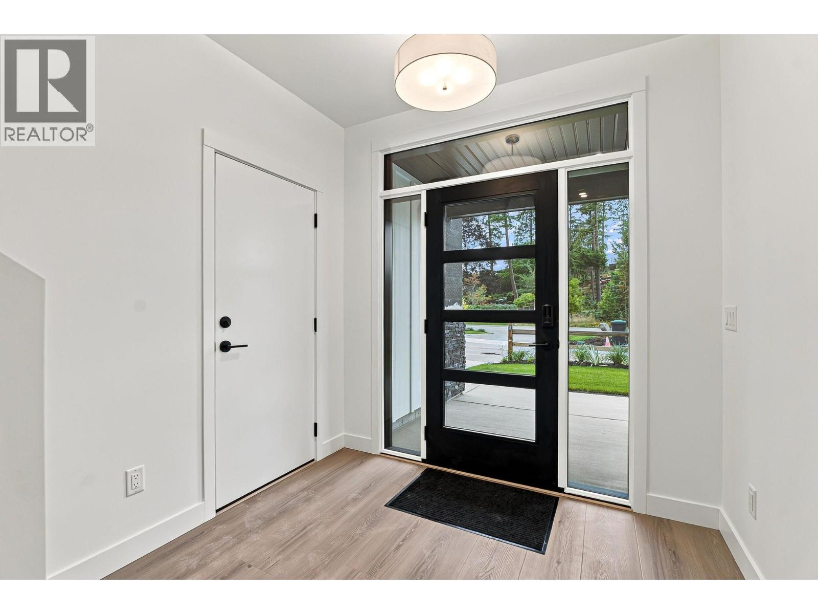 491 Clifton Road N, Kelowna, British Columbia  V1V 1H1 - Photo 4 - 10401249