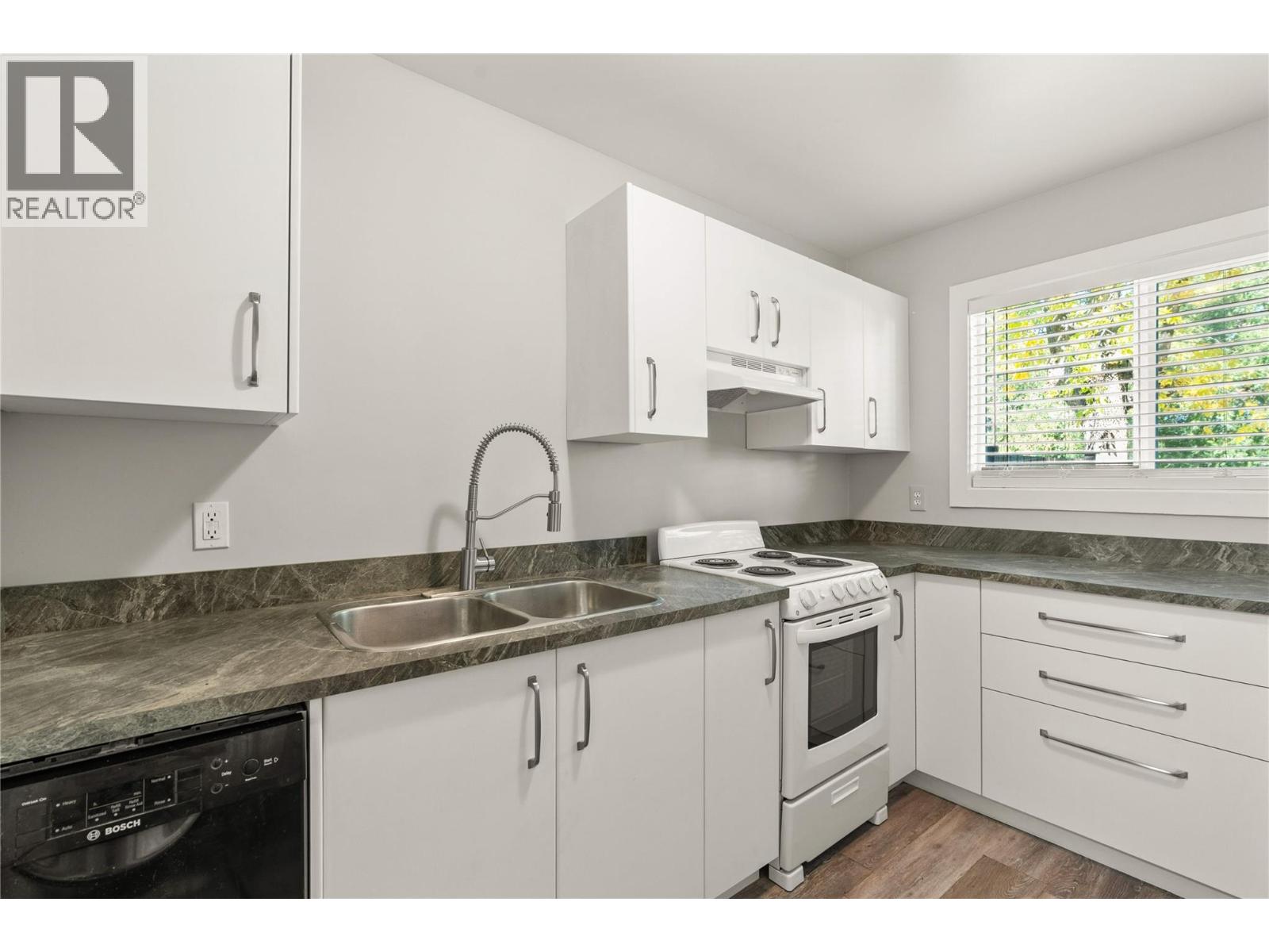 1809 40 Avenue Unit# 19, Vernon, British Columbia  V1T 7X4 - Photo 5 - 10401245