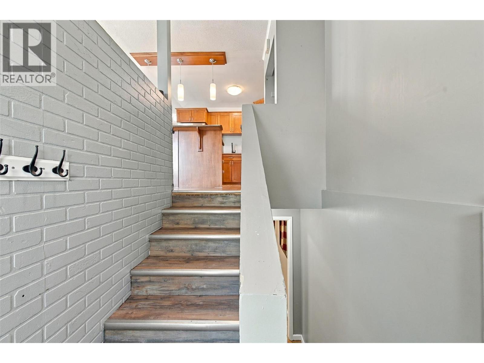 1621 Spartan Place, Kamloops, British Columbia  V2B 7Z3 - Photo 4 - 10401174