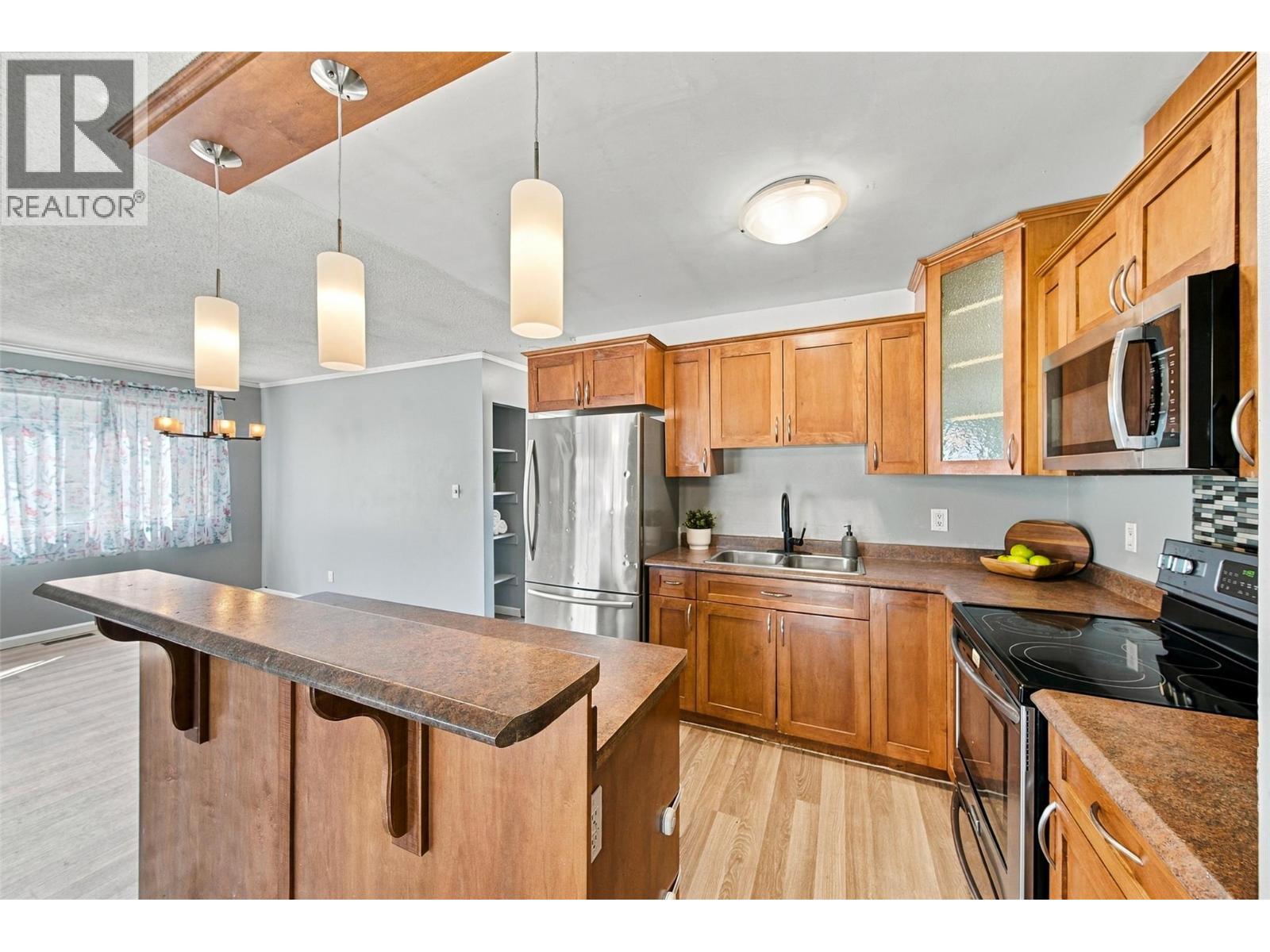 1621 Spartan Place, Kamloops, British Columbia  V2B 7Z3 - Photo 6 - 10401174