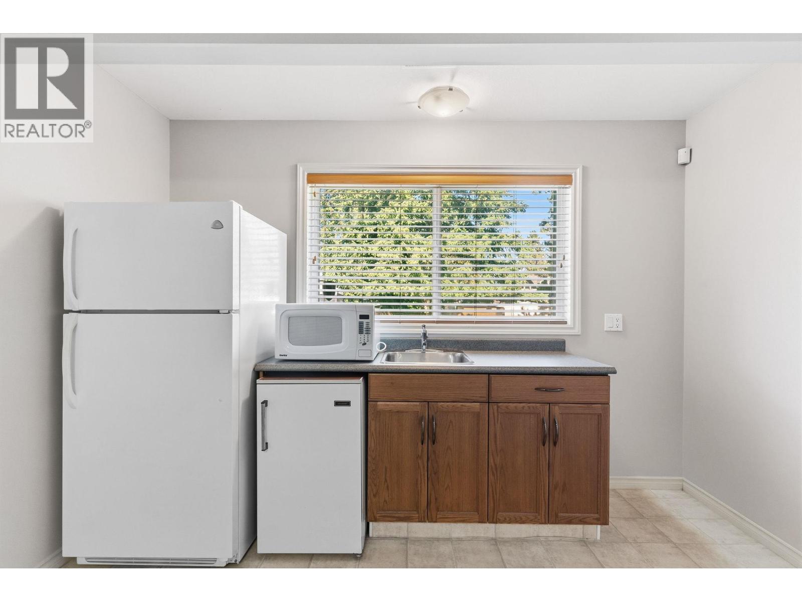416 Quilchena Drive, Kelowna, British Columbia  V1W 4T7 - Photo 38 - 10400640