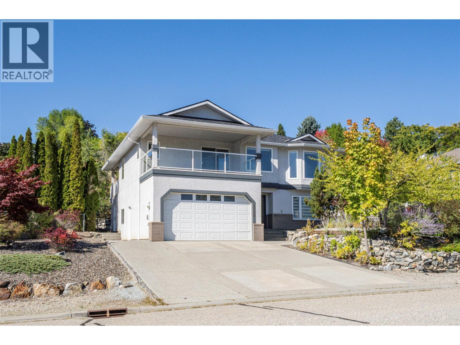 8210 Stoneridge Drive, Coldstream, British Columbia  V1B 3M3 - Photo 2 - 10401078