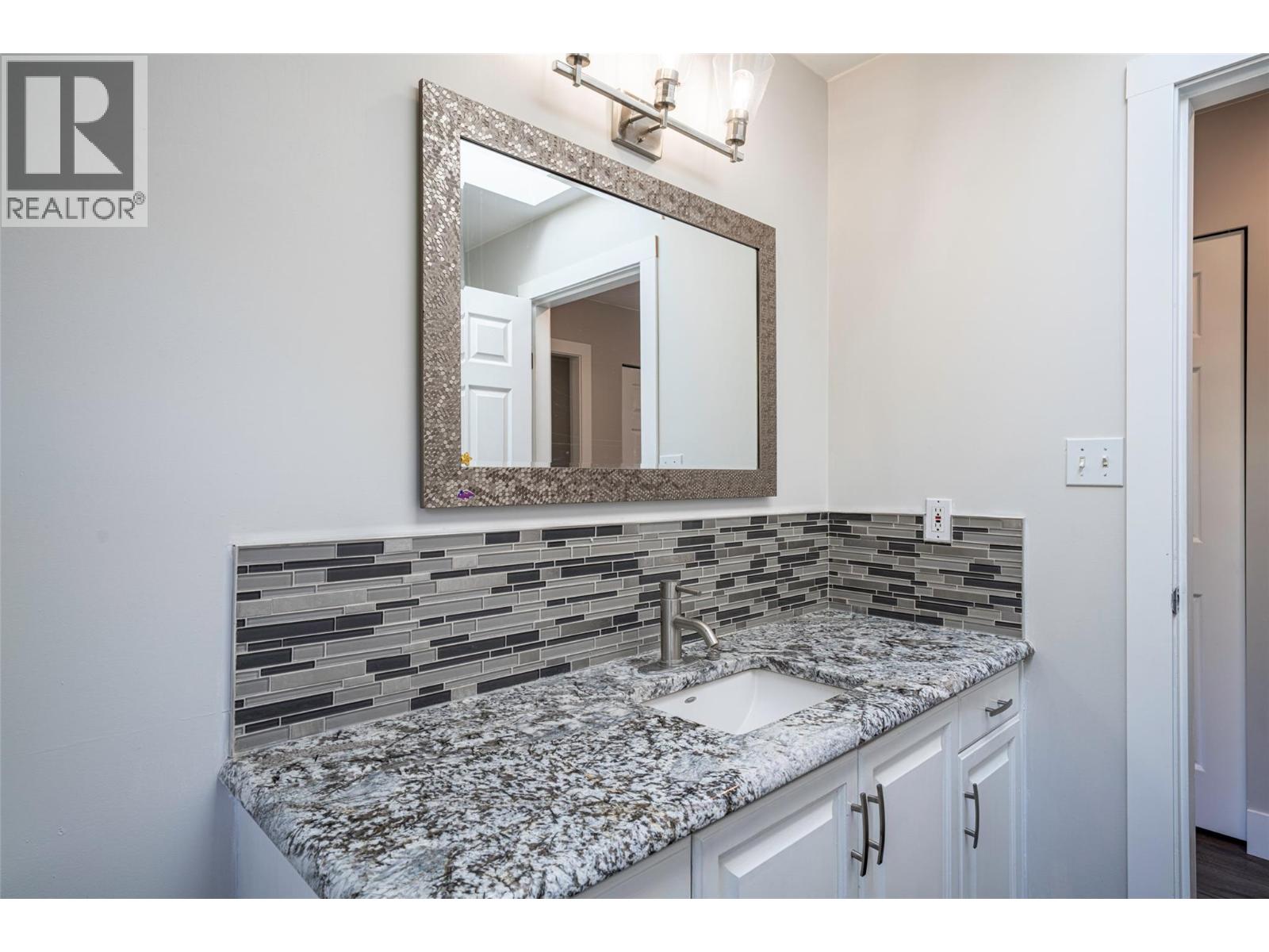 8210 Stoneridge Drive, Coldstream, British Columbia  V1B 3M3 - Photo 39 - 10401078