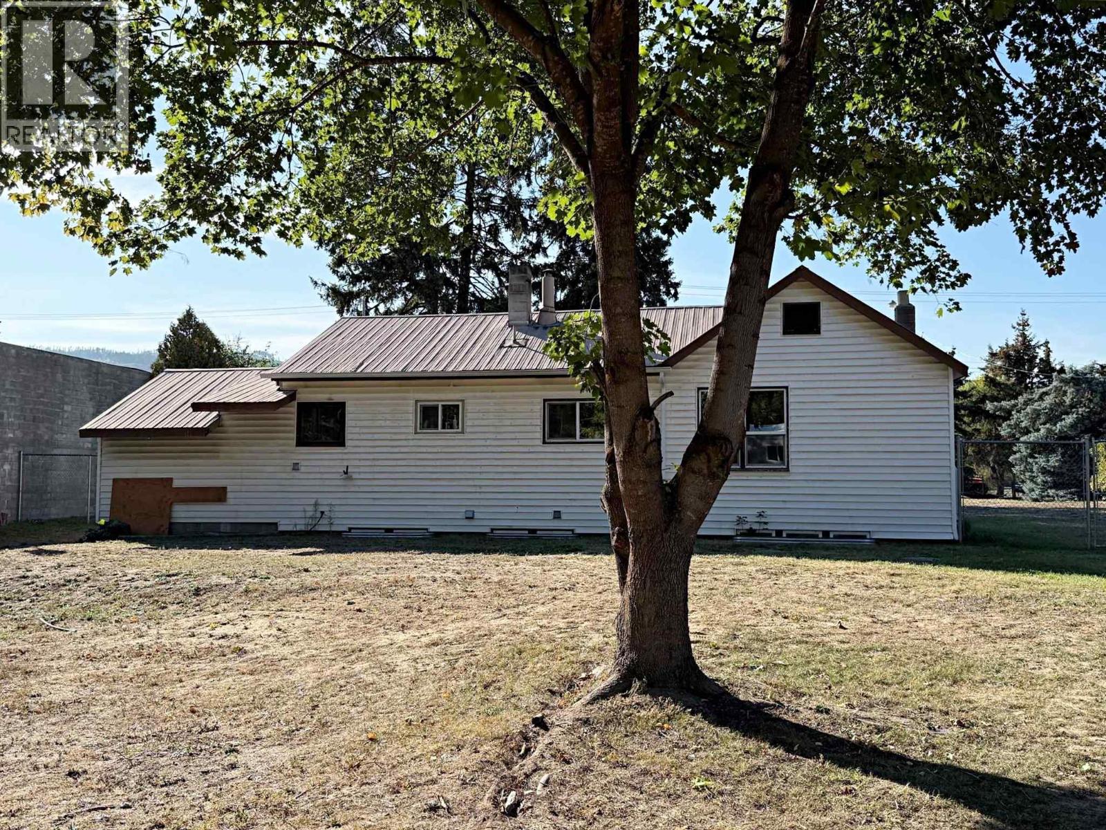 4562 Barriere Town Road, Barriere, British Columbia  V0E 1E0 - Photo 2 - 10401373