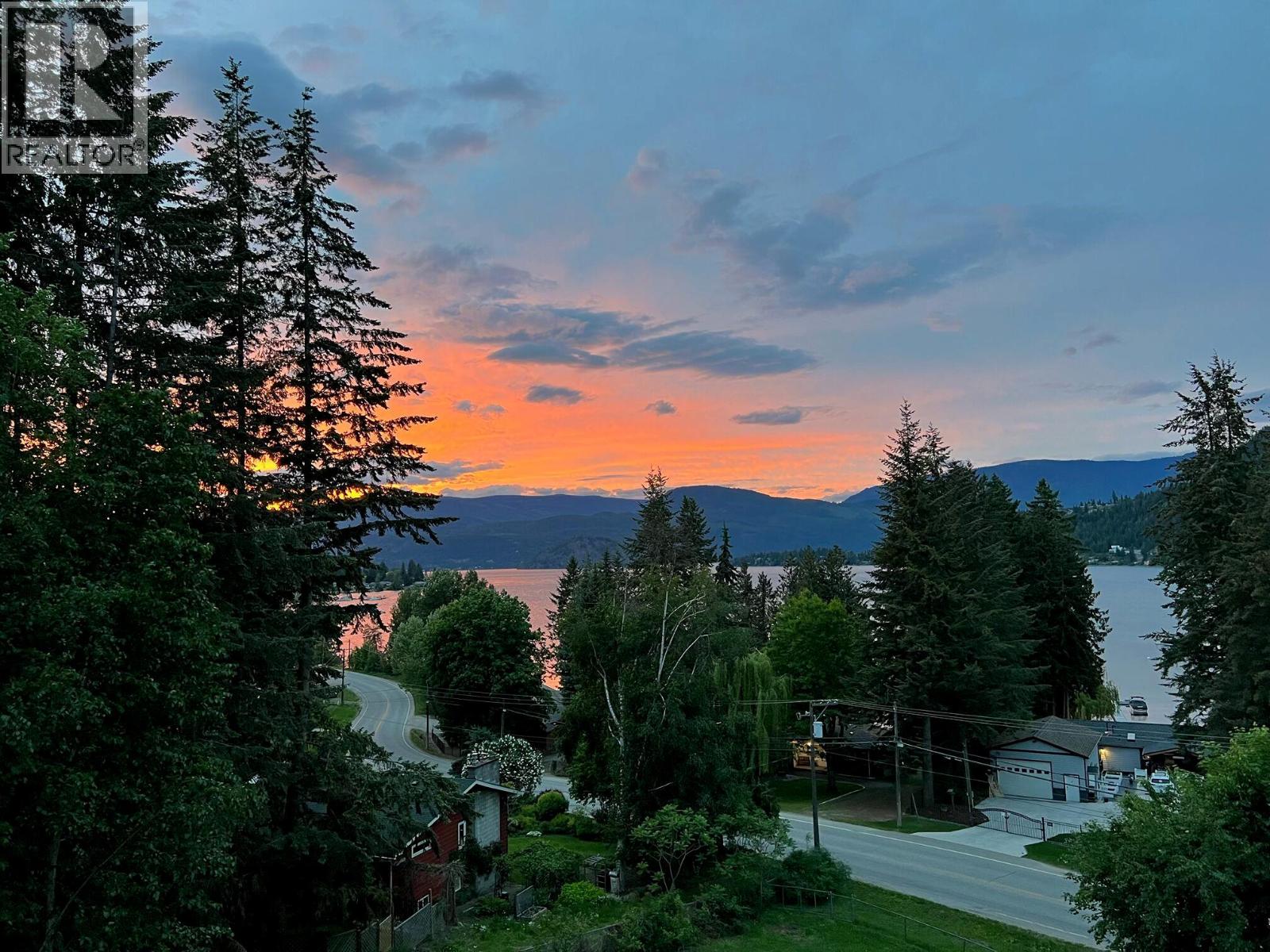 2662 Blind Bay Road, Blind Bay, British Columbia  V0E 1H1 - Photo 3 - 10401277