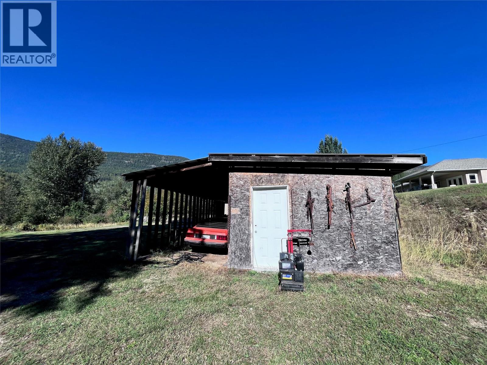 2165 Raven Road, Castlegar, British Columbia  V1N 4S9 - Photo 19 - 10401342