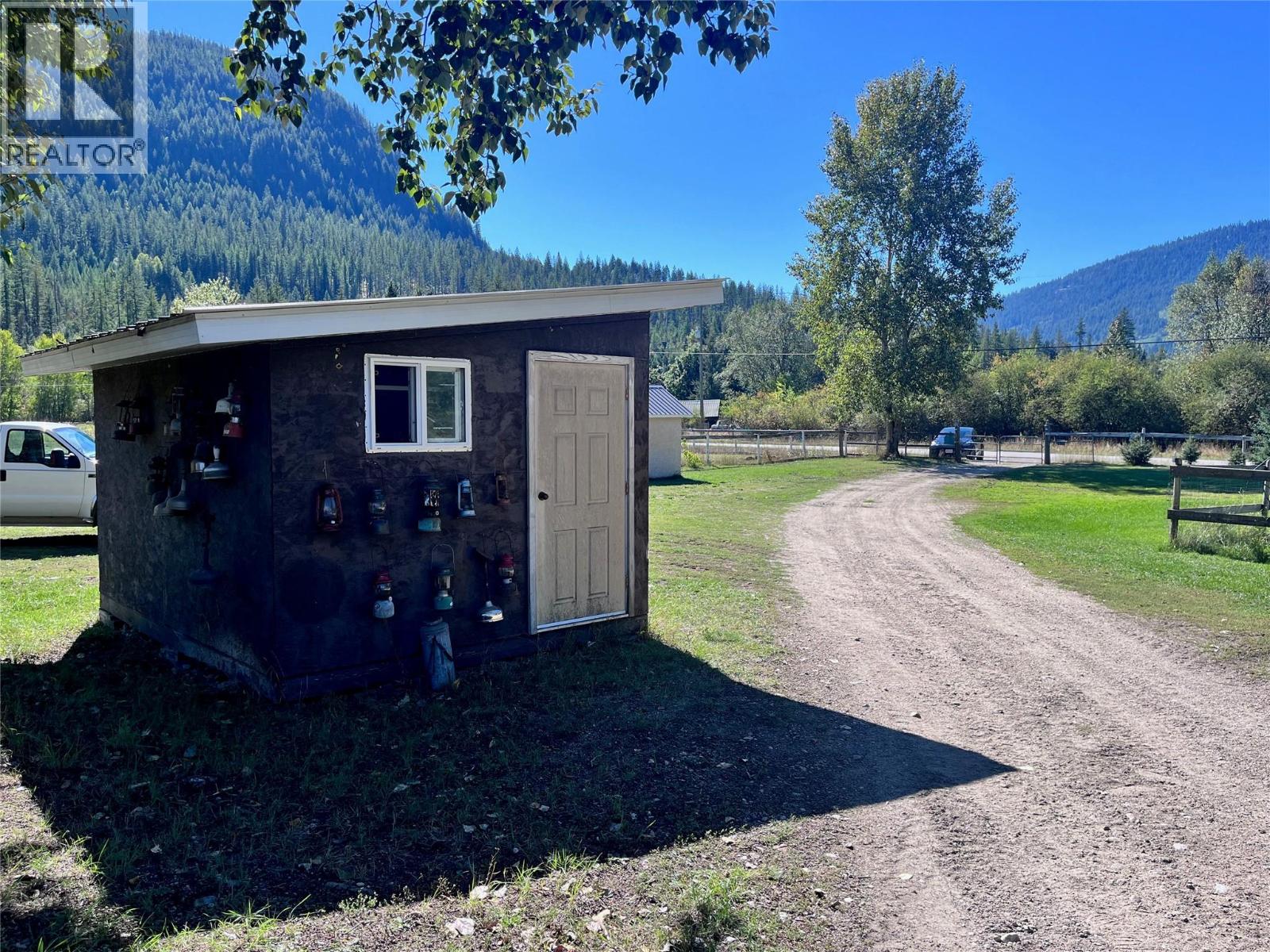 2165 Raven Road, Castlegar, British Columbia  V1N 4S9 - Photo 28 - 10401342