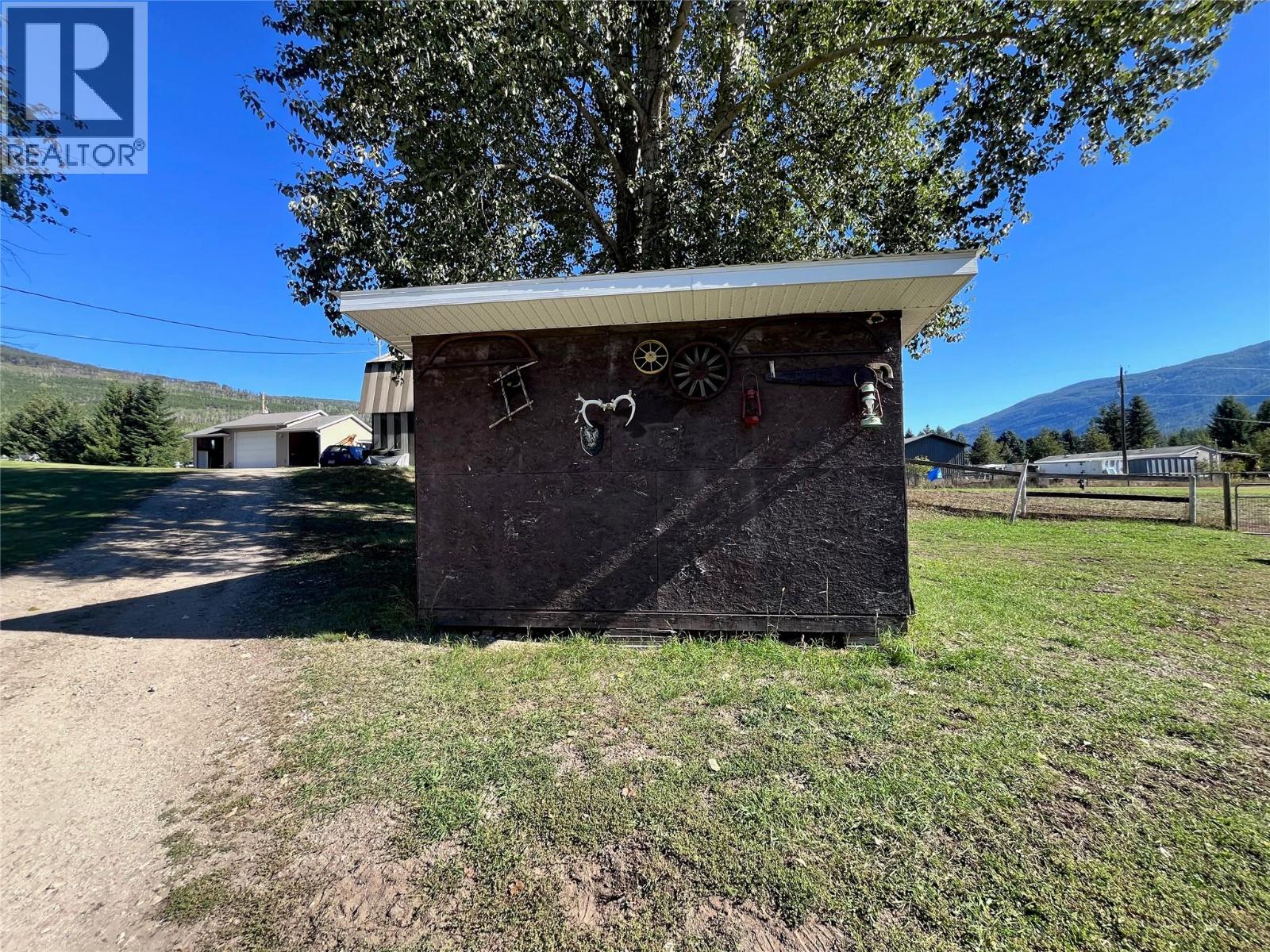 2165 Raven Road, Castlegar, British Columbia  V1N 4S9 - Photo 29 - 10401342
