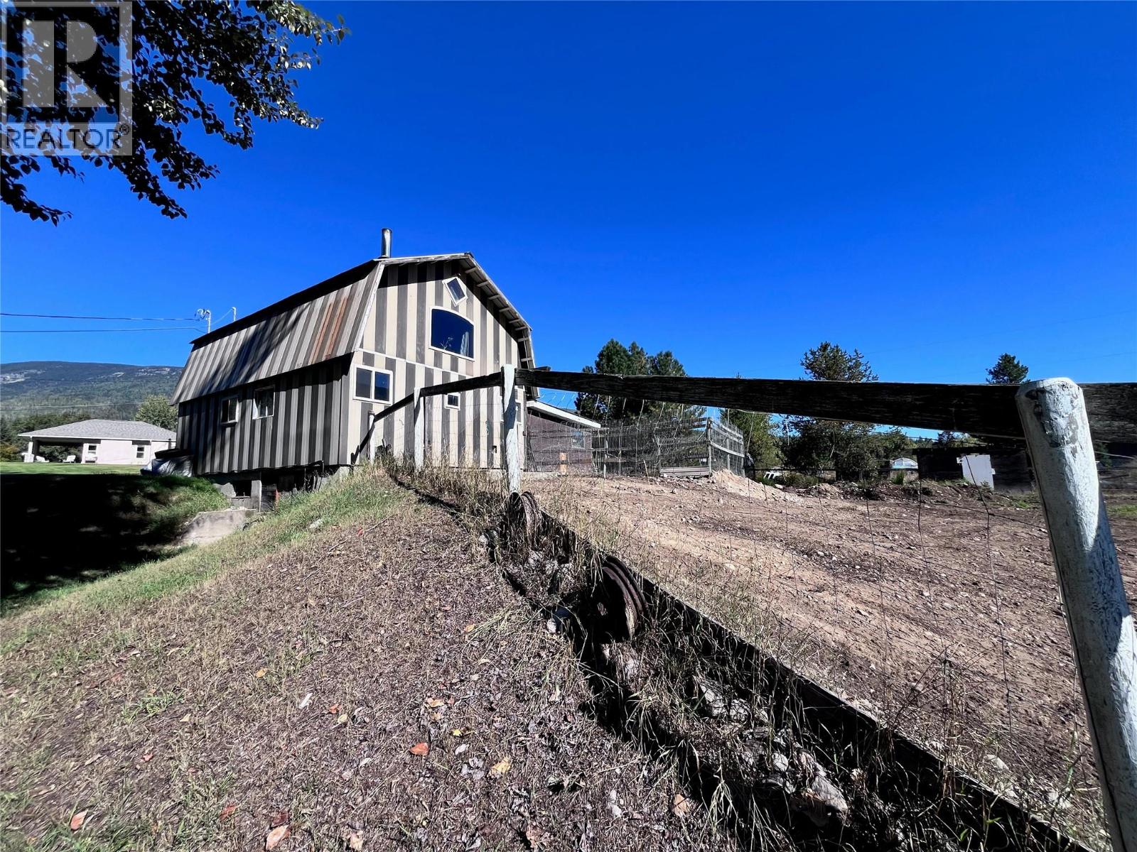 2165 Raven Road, Castlegar, British Columbia  V1N 4S9 - Photo 33 - 10401342