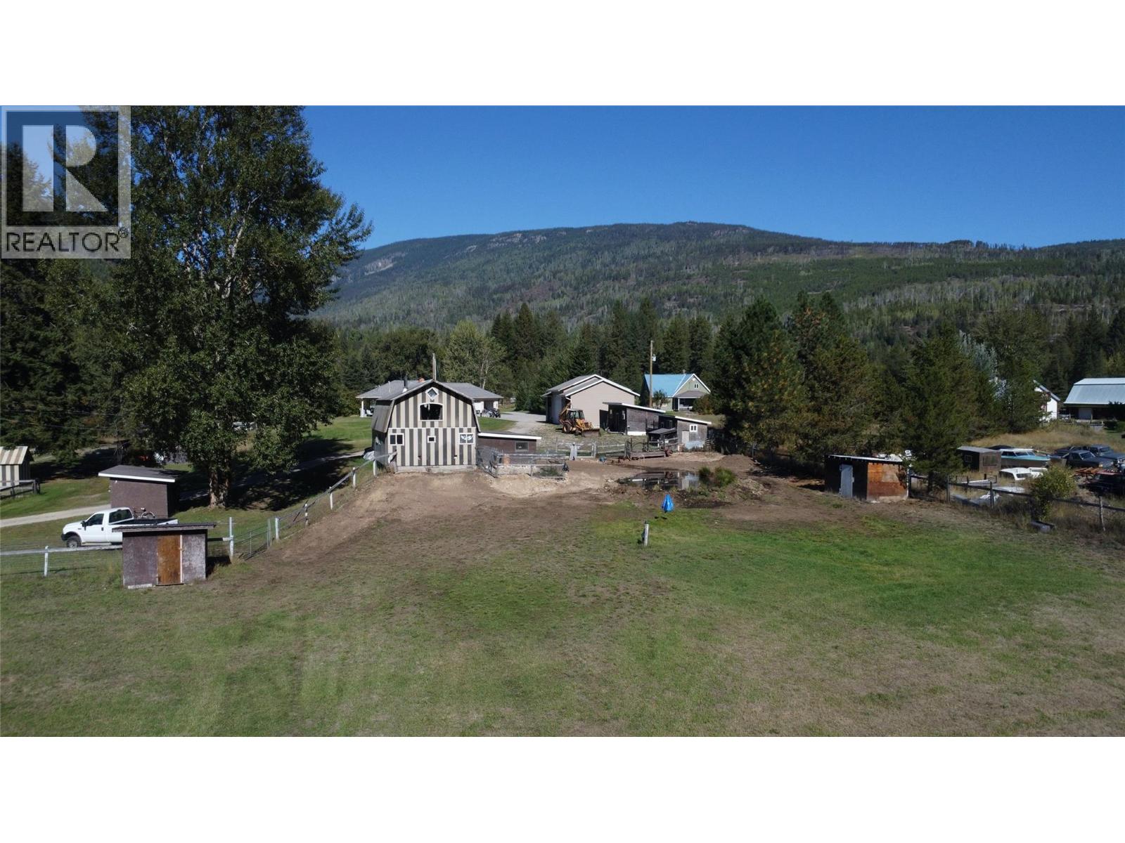 2165 Raven Road, Castlegar, British Columbia  V1N 4S9 - Photo 4 - 10401342