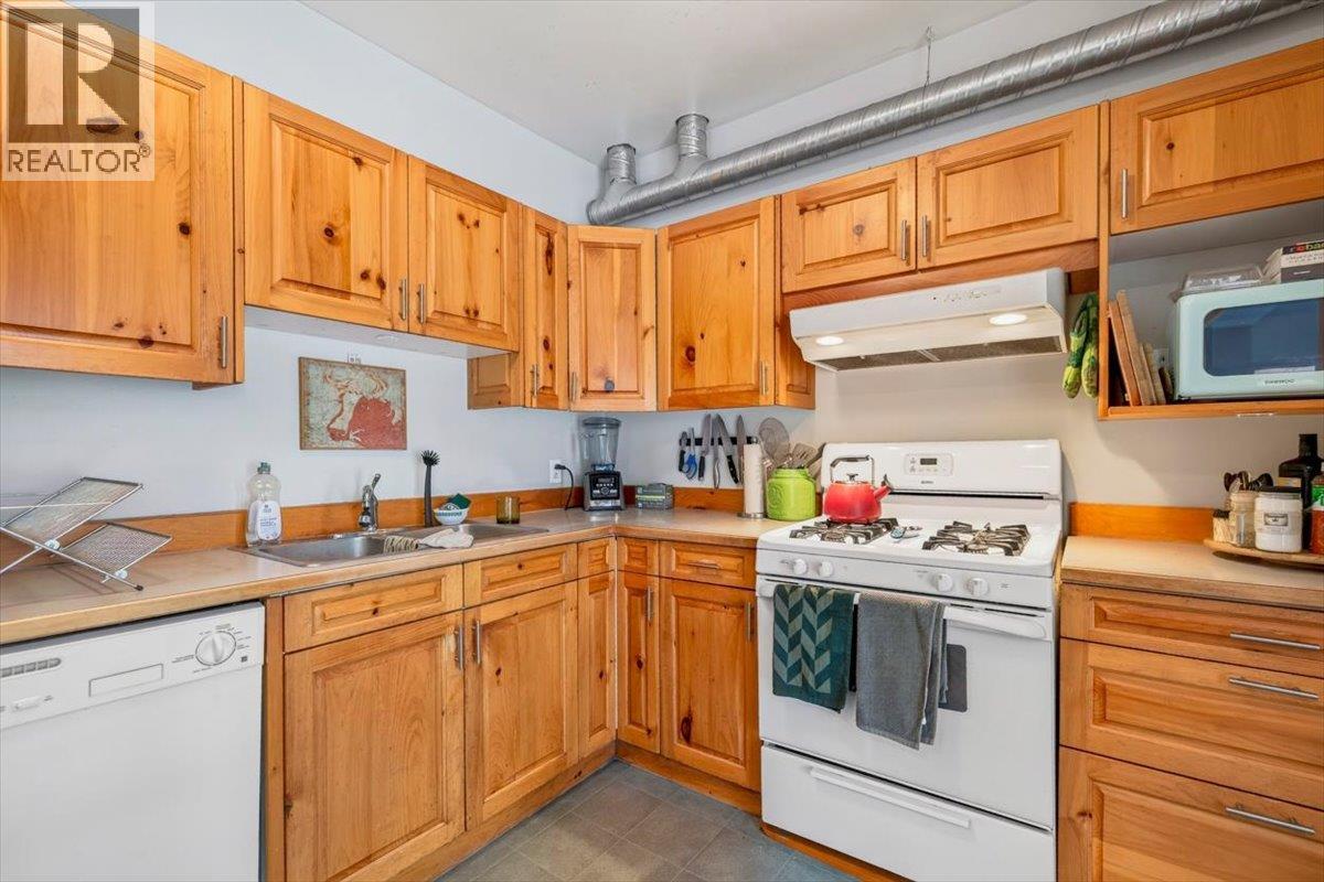 1112 2nd Avenue, Fernie, British Columbia  V0B 1M0 - Photo 16 - 10401378