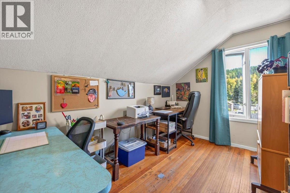1112 2nd Avenue, Fernie, British Columbia  V0B 1M0 - Photo 28 - 10401378
