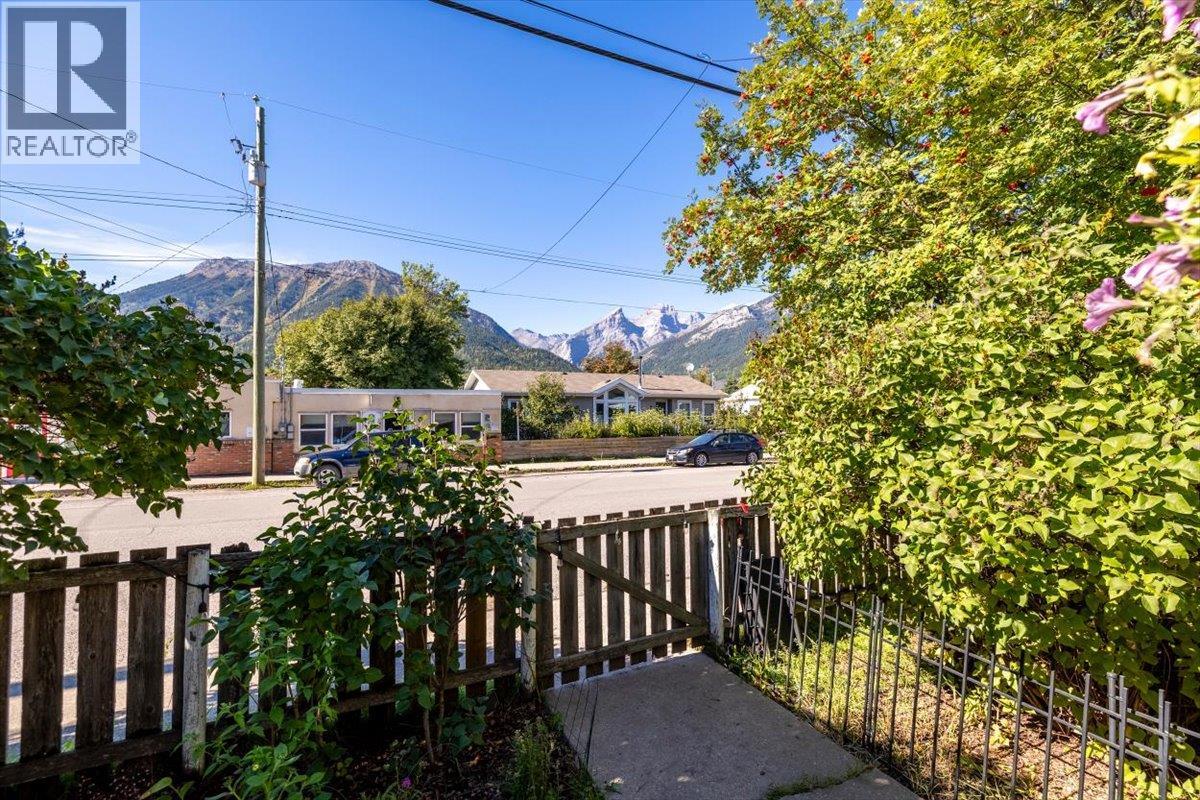 1112 2nd Avenue, Fernie, British Columbia  V0B 1M0 - Photo 41 - 10401378