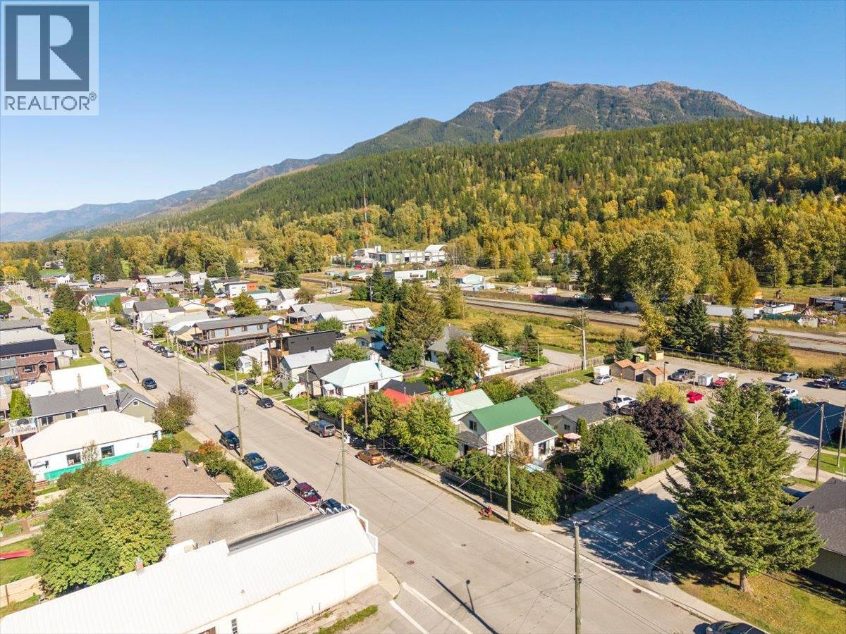 1112 2nd Avenue, Fernie, British Columbia  V0B 1M0 - Photo 49 - 10401378