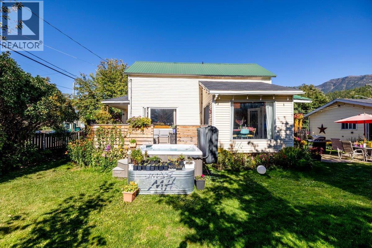 1112 2nd Avenue, Fernie, British Columbia  V0B 1M0 - Photo 63 - 10401378