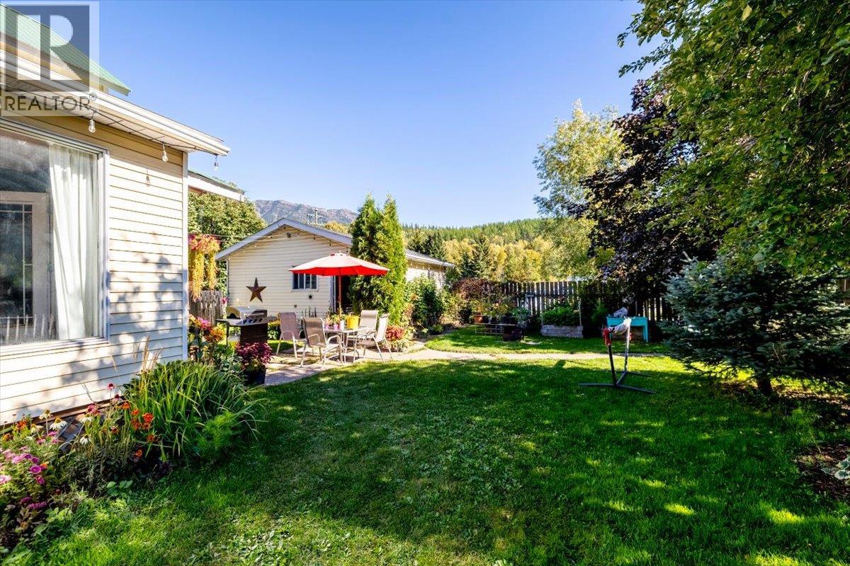 1112 2nd Avenue, Fernie, British Columbia  V0B 1M0 - Photo 67 - 10401378