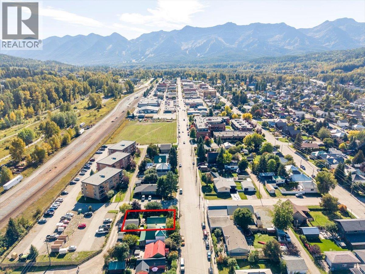 1112 2nd Avenue, Fernie, British Columbia  V0B 1M0 - Photo 71 - 10401378