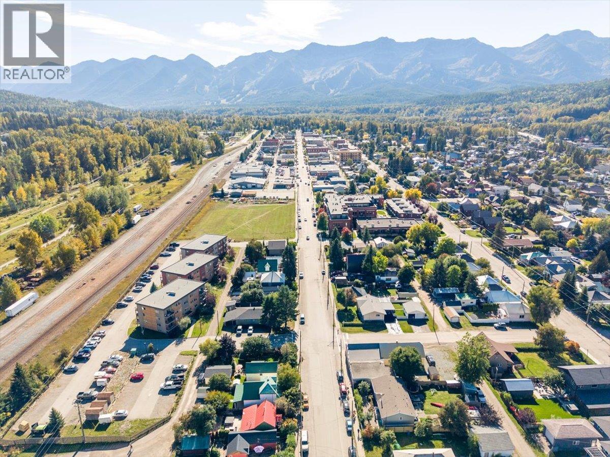 1112 2nd Avenue, Fernie, British Columbia  V0B 1M0 - Photo 72 - 10401378