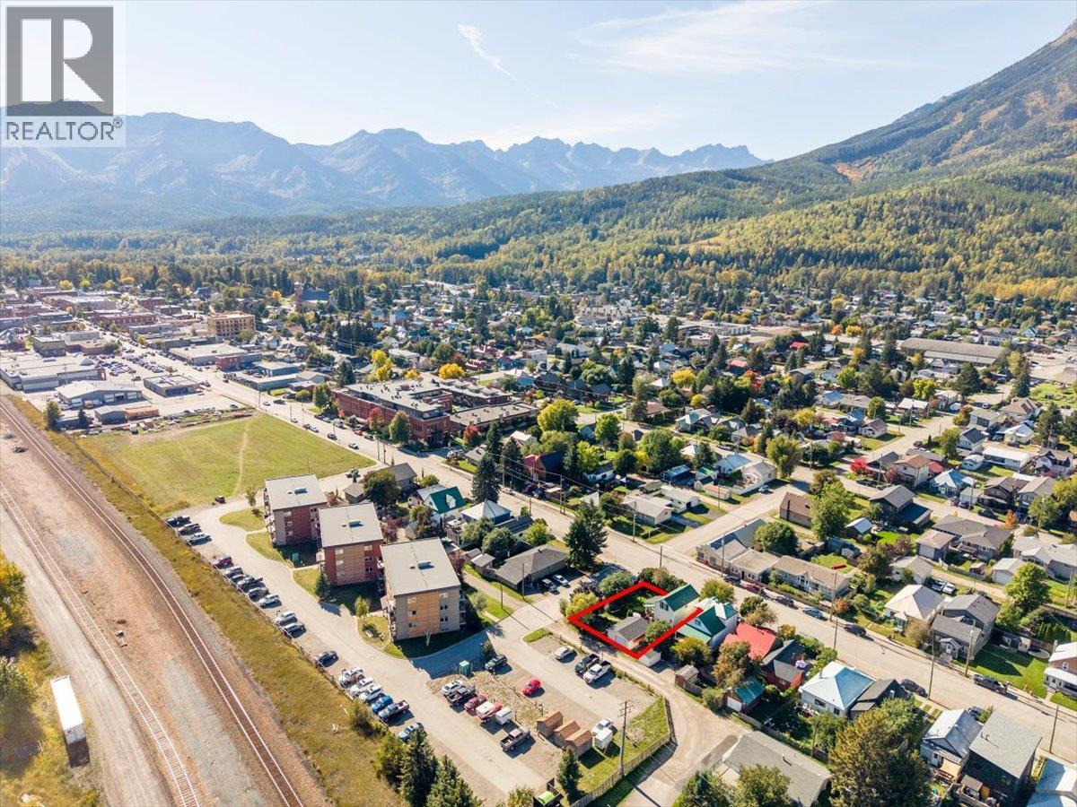 1112 2nd Avenue, Fernie, British Columbia  V0B 1M0 - Photo 75 - 10401378