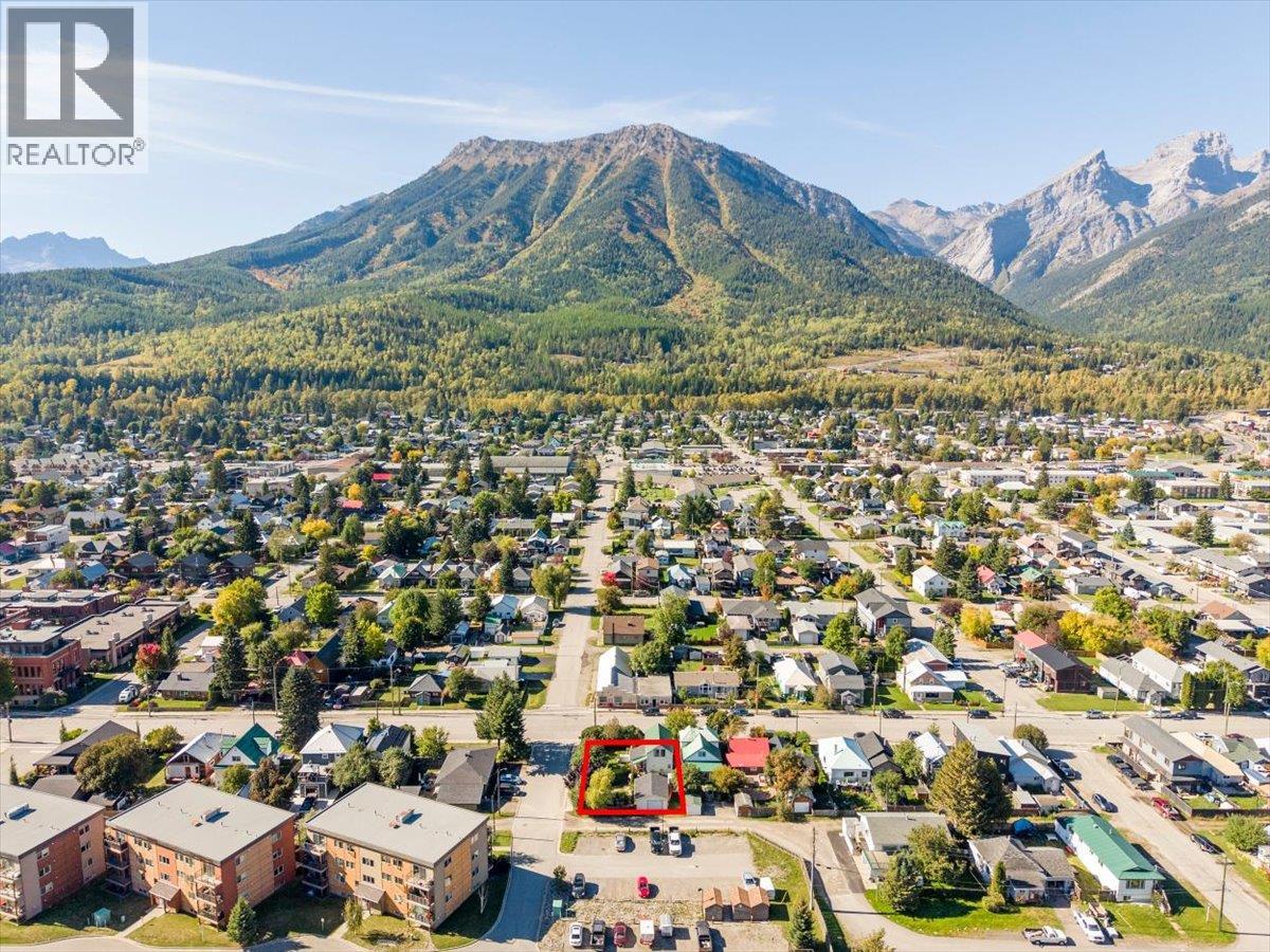 1112 2nd Avenue, Fernie, British Columbia  V0B 1M0 - Photo 77 - 10401378