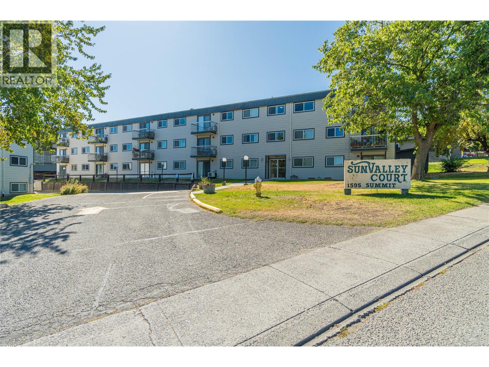 1595 Summit Drive Unit# 6, Kamloops, British Columbia  V2E 1E9 - Photo 2 - 10401335