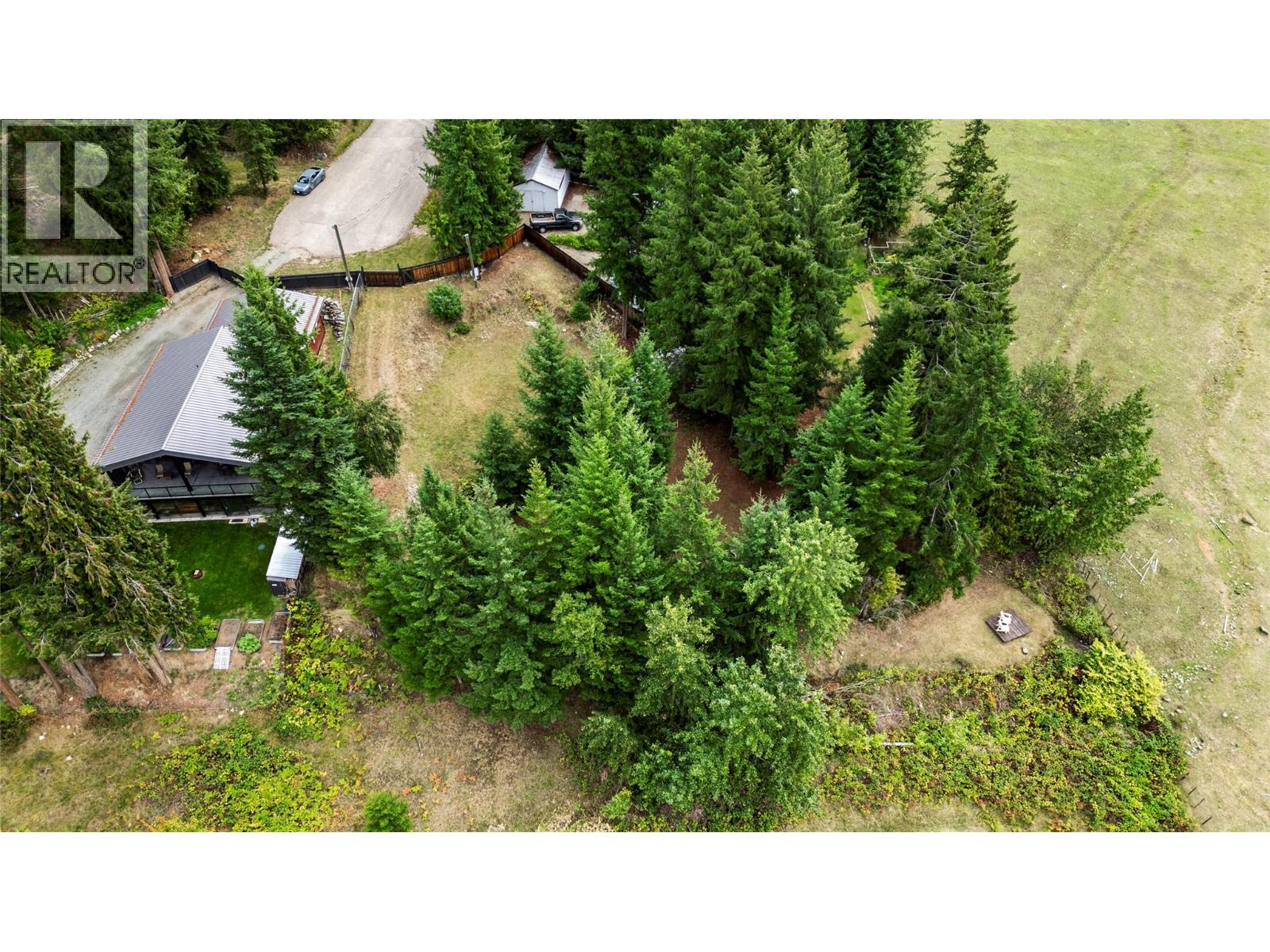 7206 Fraser Crescent, Anglemont, British Columbia  V0E 1M8 - Photo 23 - 10401067