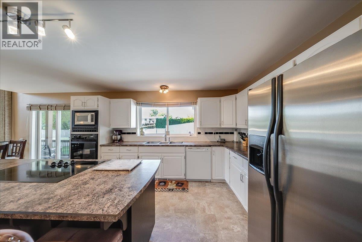 3961 Carnation Drive, Trail, British Columbia  V1R 2X1 - Photo 12 - 10400793