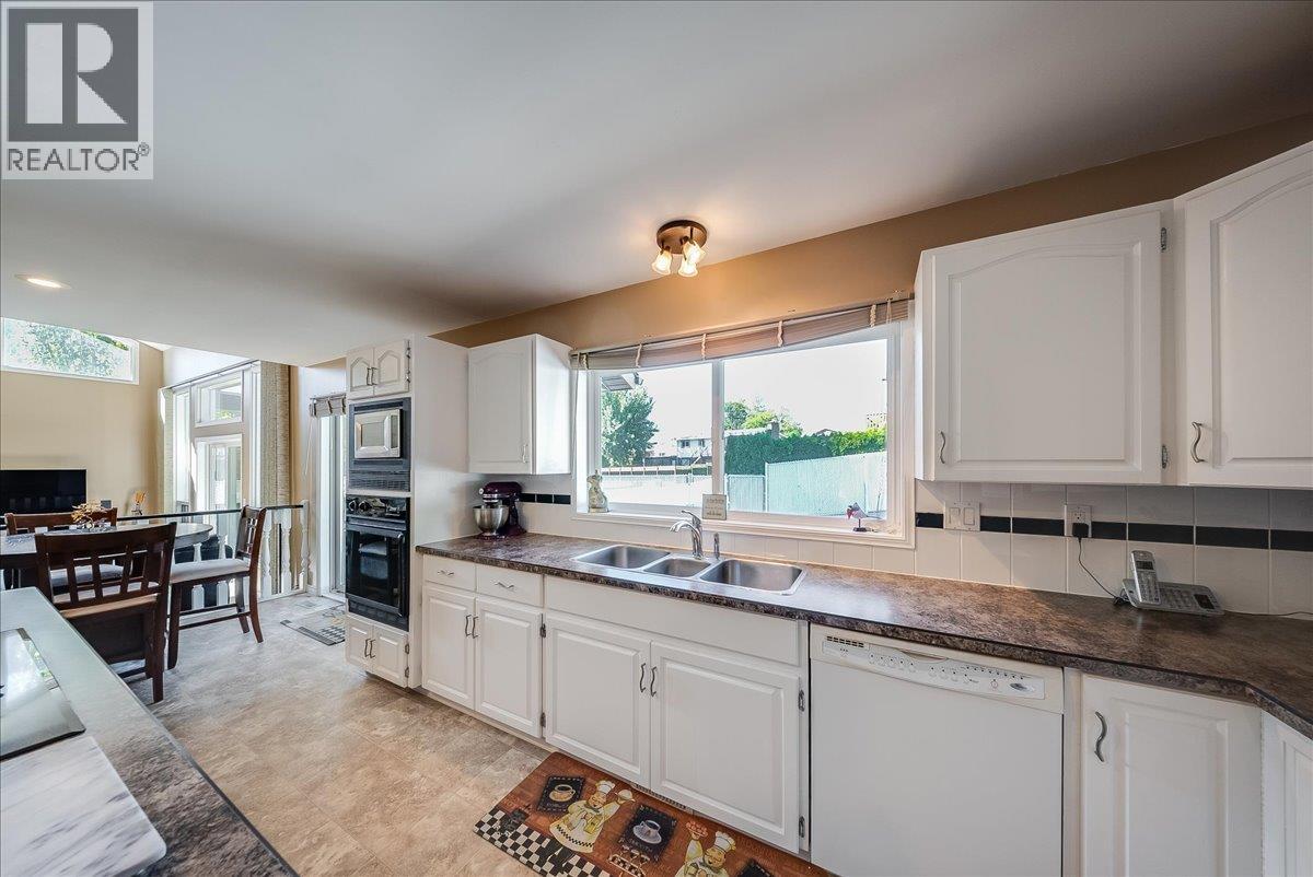 3961 Carnation Drive, Trail, British Columbia  V1R 2X1 - Photo 13 - 10400793