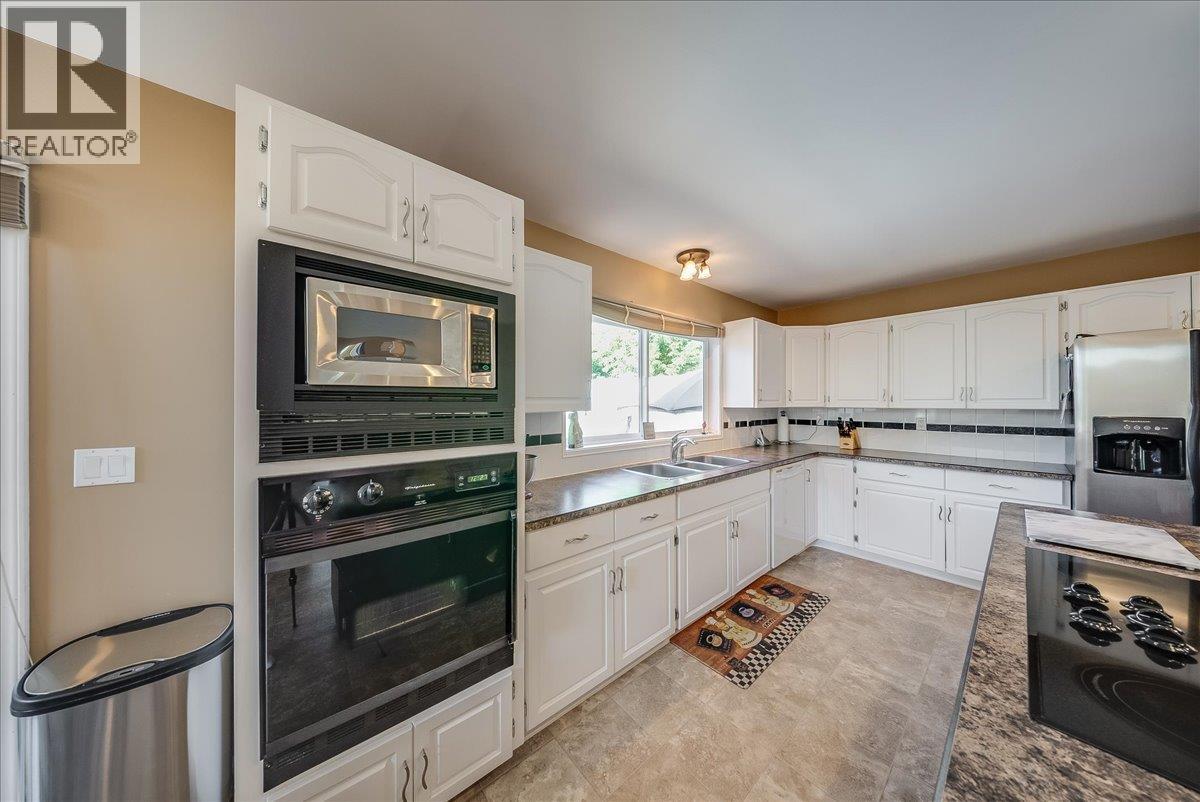 3961 Carnation Drive, Trail, British Columbia  V1R 2X1 - Photo 15 - 10400793