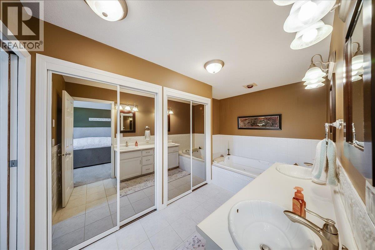 3961 Carnation Drive, Trail, British Columbia  V1R 2X1 - Photo 26 - 10400793