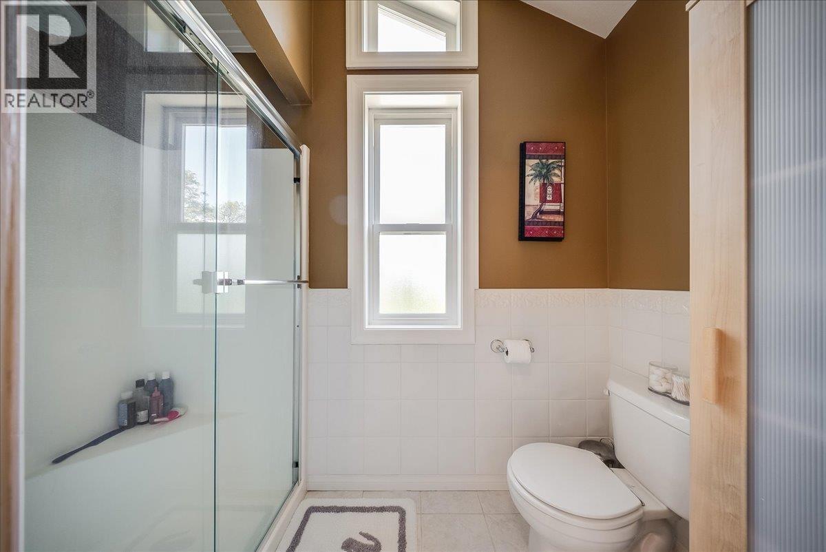 3961 Carnation Drive, Trail, British Columbia  V1R 2X1 - Photo 28 - 10400793