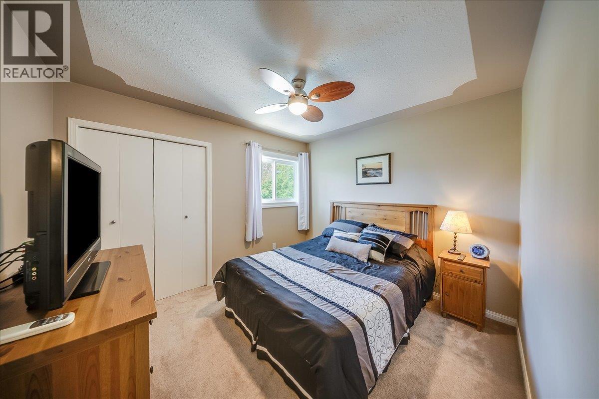 3961 Carnation Drive, Trail, British Columbia  V1R 2X1 - Photo 32 - 10400793