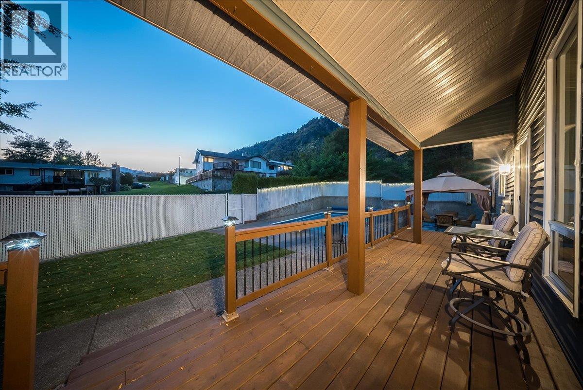 3961 Carnation Drive, Trail, British Columbia  V1R 2X1 - Photo 49 - 10400793
