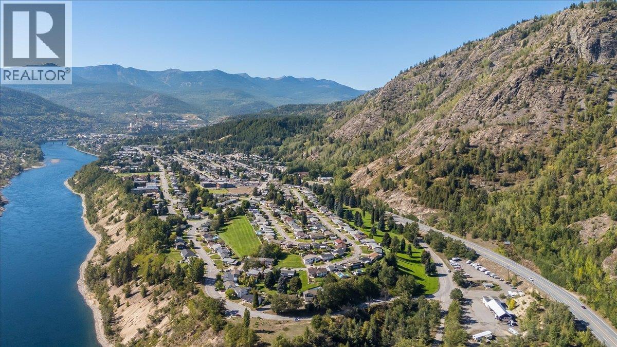 3961 Carnation Drive, Trail, British Columbia  V1R 2X1 - Photo 78 - 10400793