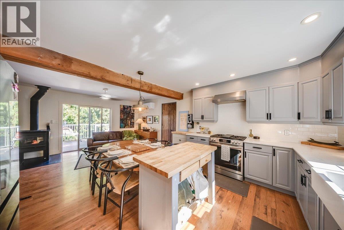 1398 Victoria Avenue, Rossland, British Columbia  V0G 1Y0 - Photo 10 - 10401351
