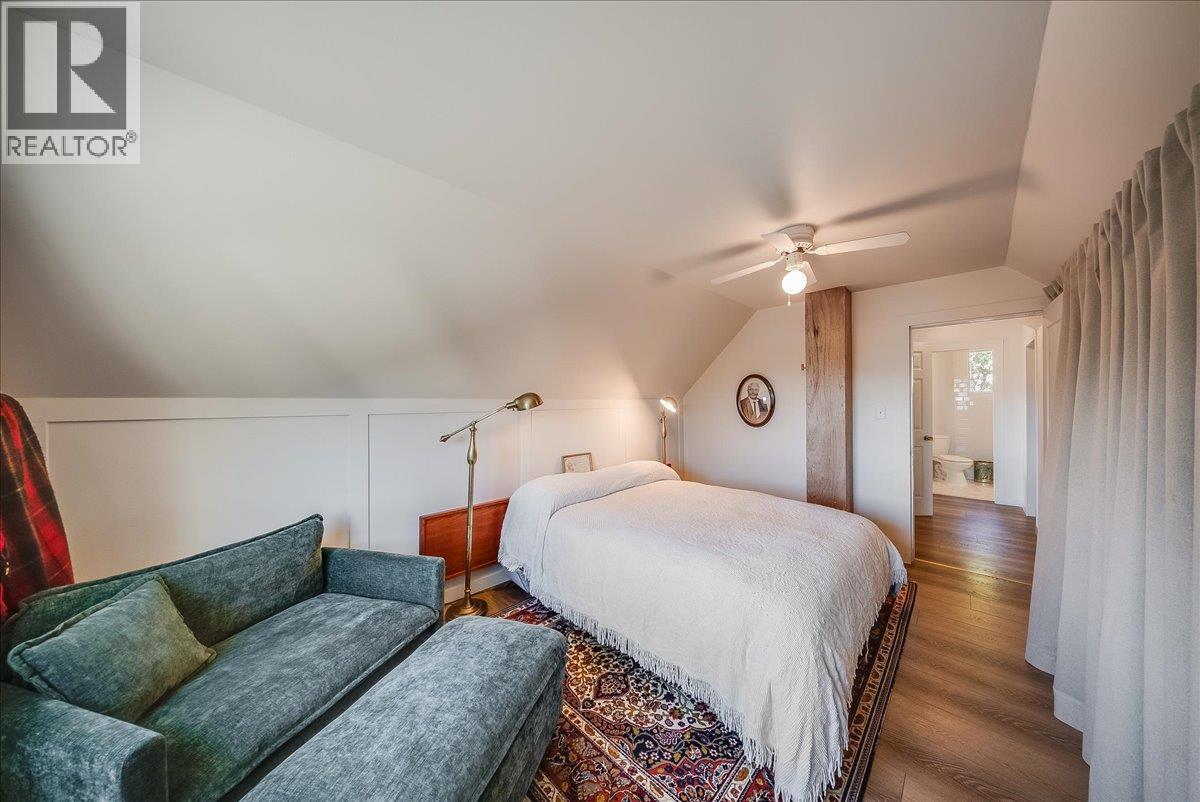 1398 Victoria Avenue, Rossland, British Columbia  V0G 1Y0 - Photo 19 - 10401351