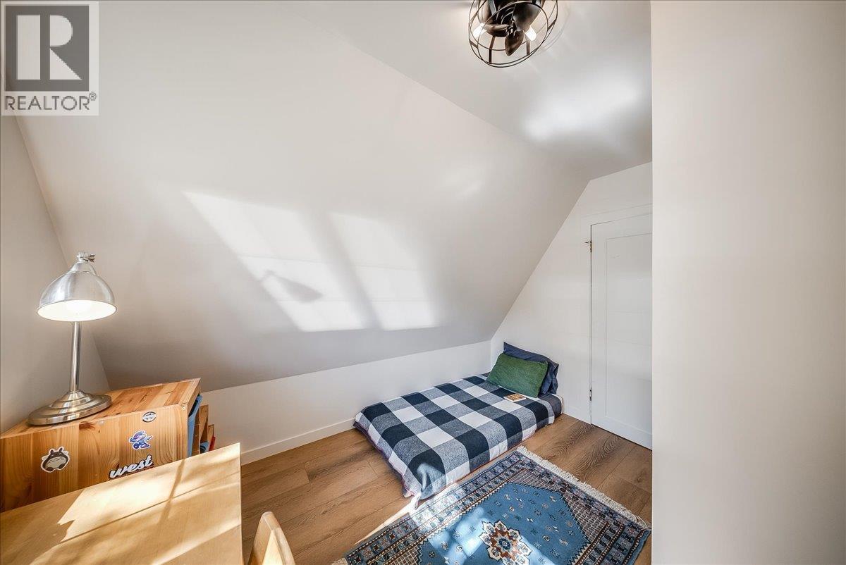 1398 Victoria Avenue, Rossland, British Columbia  V0G 1Y0 - Photo 24 - 10401351
