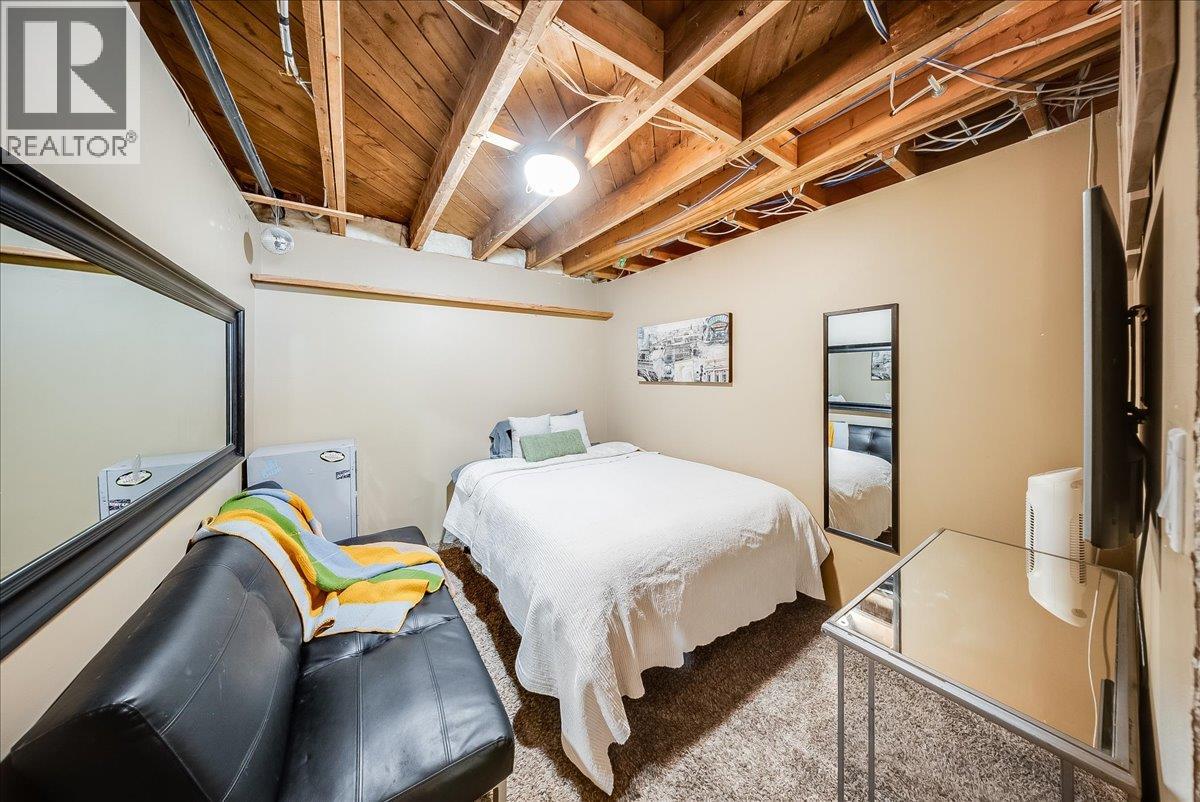 1398 Victoria Avenue, Rossland, British Columbia  V0G 1Y0 - Photo 26 - 10401351